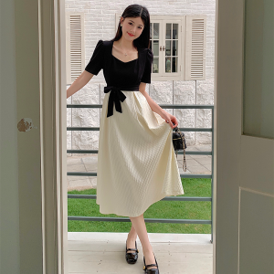 RM9893#大码法式赫本风设计感方领黑白拼色收腰显瘦遮肉连衣裙