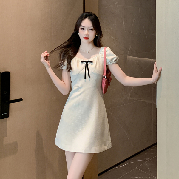RM11151#法式复古短款连衣裙女蝴蝶结V领高腰独特短袖小个子茶歇裙