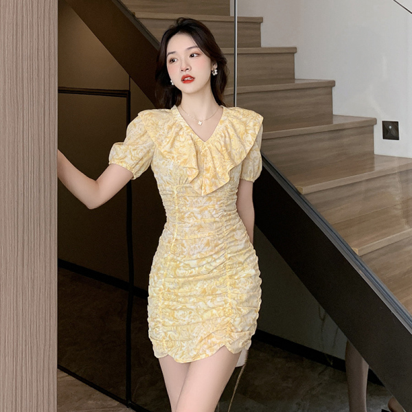 RM9935#荷叶领黄色温柔连衣裙女夏收腰显瘦褶皱短裙