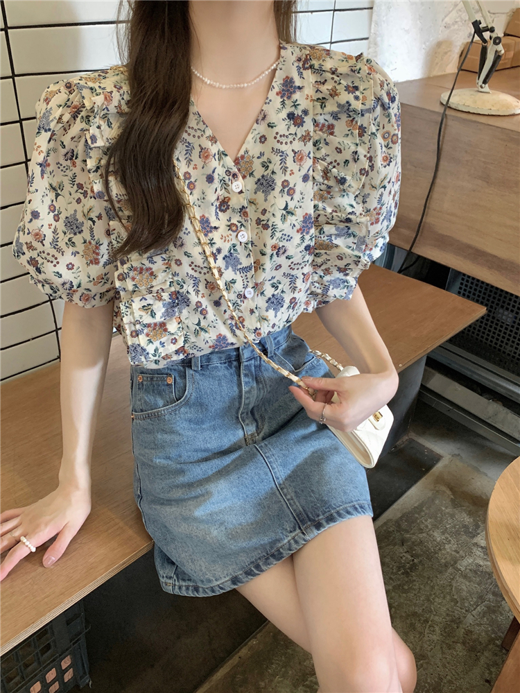 实拍！韩系V领设计感小众碎花短袖衬衫 夏季法式复古甜美衬衣