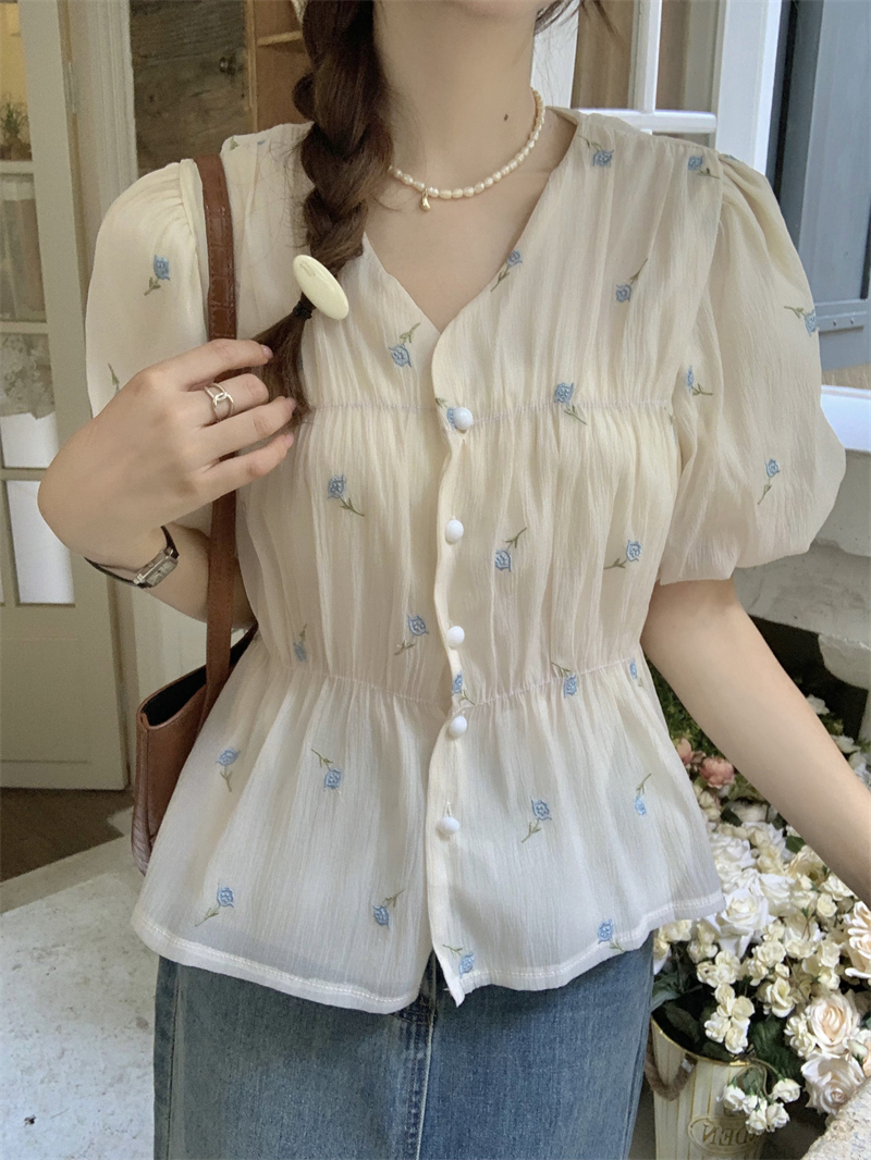 Actual shot of new summer French embroidered puff sleeve niche age-reducing, western style and versatile casual shirt top