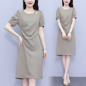 RM10111#夏季新款时尚简约气质显瘦压褶连衣裙