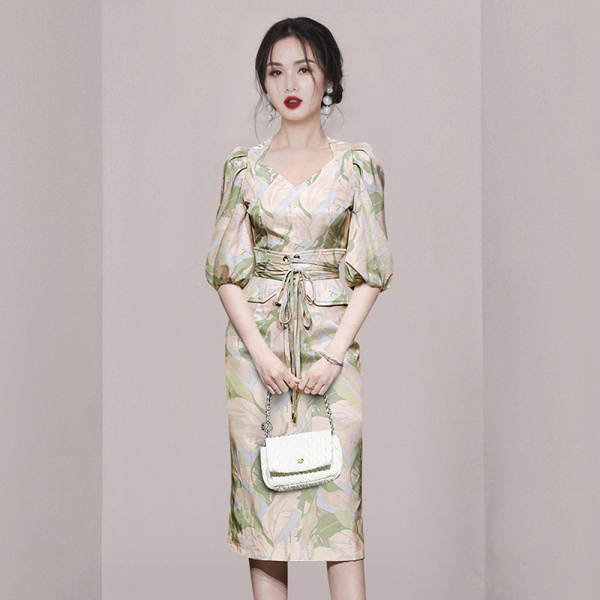 RM9691#夏季新款时尚方领泡泡袖上衣 高腰半身裙腰带印花两件套