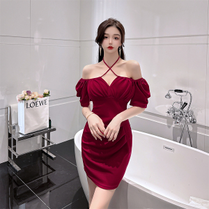 Real time stock with multiple wearing methods， sexy and high elastic cotton off the shoulder， straight shoulder straps， 