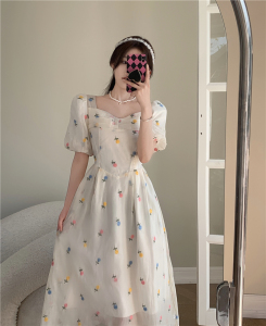RM10070#法式奶甜小众刺绣碎花方领连衣裙超仙泡泡袖茶歇公主裙