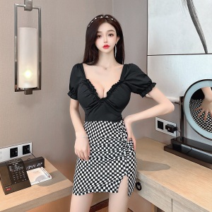 V-neck sexy plaid patchwork contrasting low cut short sleeved buttock wrap dress