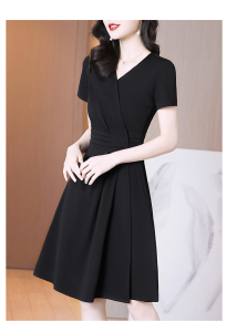 RM11773#连衣裙女2023年新款夏季黑色法式气质显瘦收腰设计感赫本风小黑裙