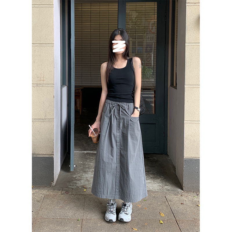 Real shot of street style front slit workwear casual skirt for women in early spring design high waist slimming versatile straight skirt