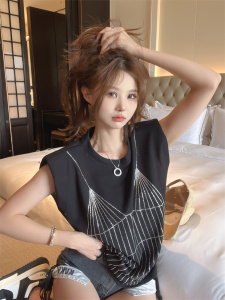 TR34652# 新款韩版设计感重工烫钻气质垫肩辣妹T恤 服装批发女装批发服饰货源