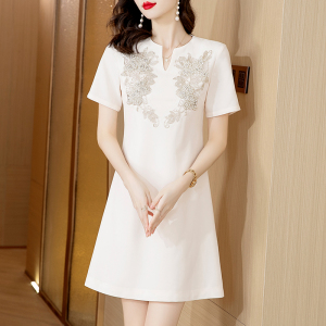 TR32011# 白色高级感连衣裙女夏季新款遮肚子减龄显瘦小个子裙子 服装批发女装批发服饰货源