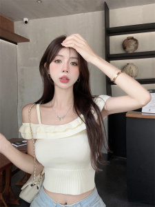 TR37423# ~设计感纯欲辣妹一字肩荷叶边拼色短款吊带女 服装批发女装批发服饰货源