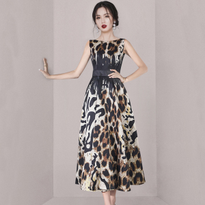 RM10679#夏季新款韩版时尚气质优雅显瘦豹纹印花大摆圆领长裙连衣裙