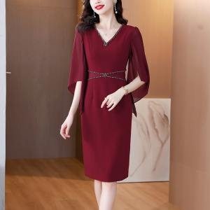 RM11090#钉珠V领连衣裙女夏季法式高端设计感小众气质女神范包臀裙
