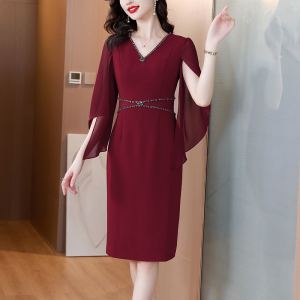 RM11090#钉珠V领连衣裙女夏季法式高端设计感小众气质女神范包臀裙