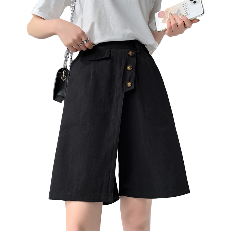 Real shot of regular wide-leg pants, large size high waist commuting summer pants and skirts with multi-buttons, large size washed cotton three-quarter pants and skirts for women