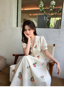 TR55385#杏色重工刺绣连衣裙女夏季蕾丝拼接设计中长款大摆碎花裙