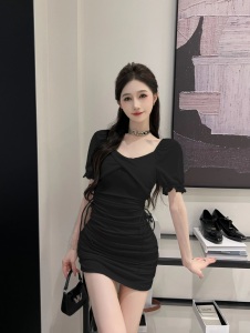 V-neck niche design for a gentle style waist lace up pleated slim fitting buttock wrap dress