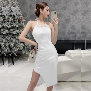Real time French high-end celebrity pearl neck hanging dress for women in summer with irregular waistband and split butt