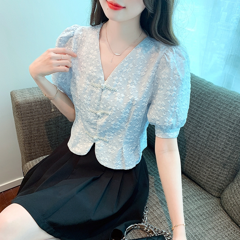 2026年夏季新款國風旗袍盤扣V領泡泡袖襯衫女設計感小眾短款上衣