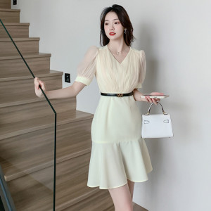 RM13305#法式V领泡泡袖高腰A字荷叶摆气质黑白连衣裙2023夏季新款