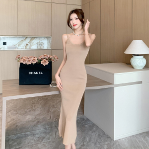 RM24826#御姐轻熟风针织吊带连衣裙女春季新款性感气质鱼尾针织包臀裙长