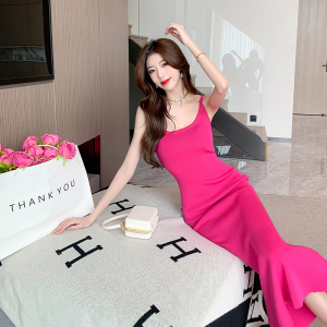 RM24826#御姐轻熟风针织吊带连衣裙女春季新款性感气质鱼尾针织包臀裙长