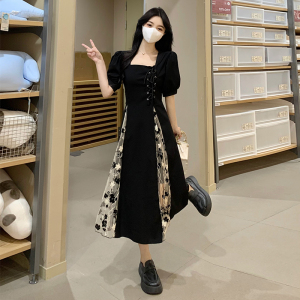 RM12344#大码高品质2023夏季新款复古网纱拼接连衣裙方领设计感法式小黑裙