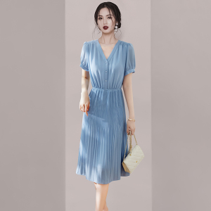 RM12826#气质女神 法式v领百褶连衣裙女夏季蓝色高级感短袖衬衫裙子