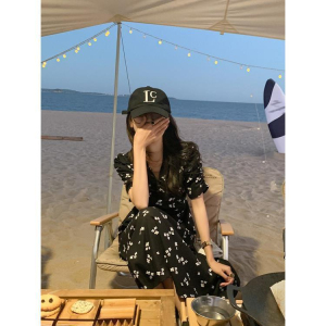 RM12763#黑色v领碎花连衣裙女夏季新款法式轻熟风泡泡短袖中长款裙子