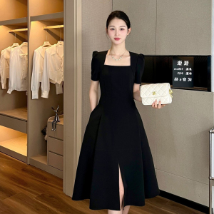 RM13310#新款黑色方领连衣裙子女夏季收腰显瘦茶歇法式赫本风绝美长裙