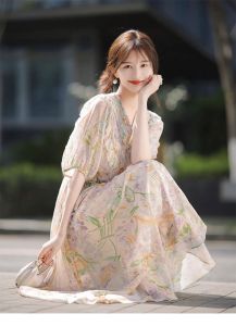 RM20618#夏季新款茶歇法式初恋长裙气质温柔风绝美碎花v领连衣裙子女