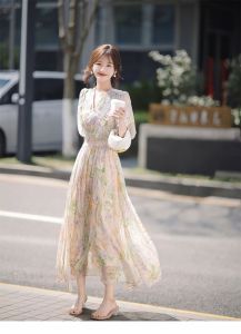 RM20618#夏季新款茶歇法式初恋长裙气质温柔风绝美碎花v领连衣裙子女