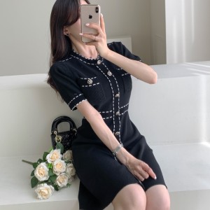 RM13400#韩版 INS 时尚简约小香风针织连衣裙