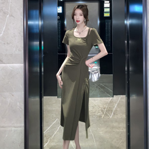 TR30486# 开叉方领连衣裙女夏季新款收腰高级感修身中长裙