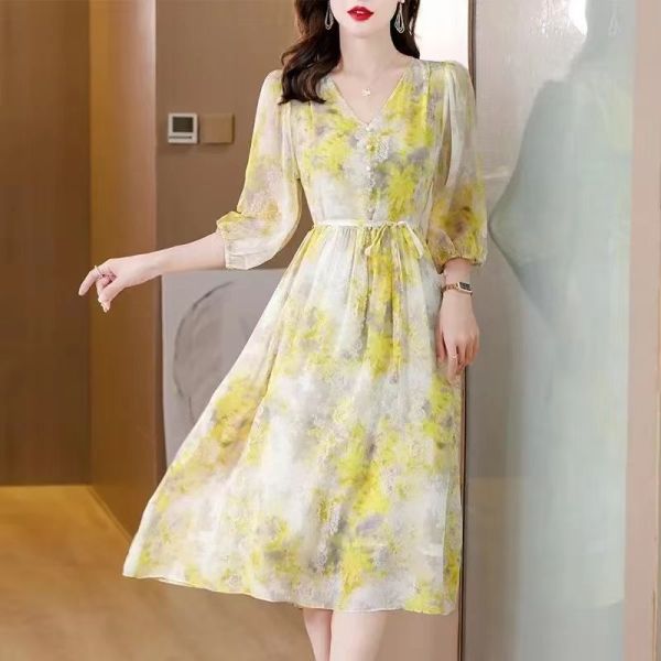 RM15759#春夏新款V领七分袖气质减龄碎花裙连衣裙