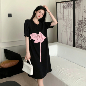 RM13180#大码女装夏季新款设计感立体花朵裙子减龄显瘦黑色针织连衣裙