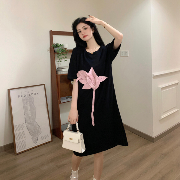 RM13180#大码女装夏季新款设计感立体花朵裙子减龄显瘦黑色针织连衣裙