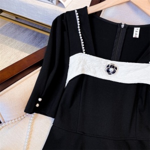 RM12444#大码女装天丝罗马黑白拼接时尚显瘦减龄淑女套头方领超连衣裙