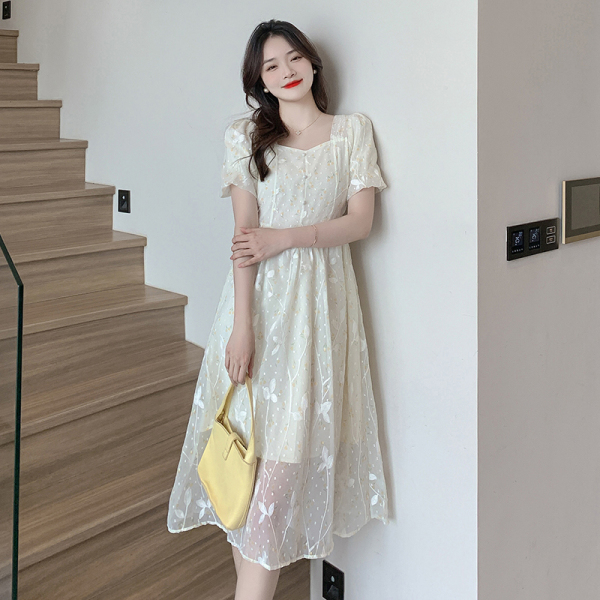 RM15252#法式温柔风气质收腰显瘦方领碎花刺绣设计连衣裙