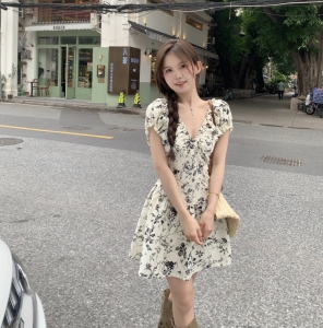 RM20646#夏季新款法式碎花裙性感V领短袖连衣裙