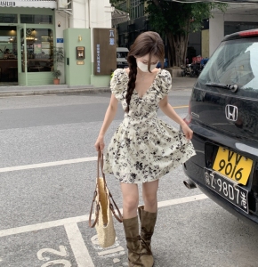 RM20646#夏季新款法式碎花裙性感V领短袖连衣裙