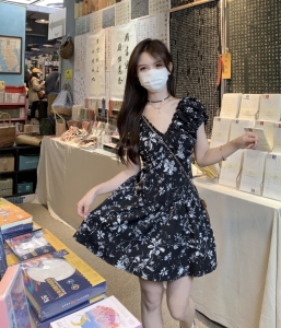 RM20646#夏季新款法式碎花裙性感V领短袖连衣裙