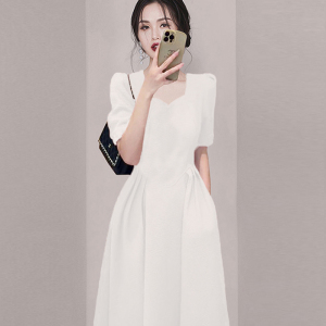 RM15654#气质赫本风高级感方领连衣裙2023夏季新款女装洋气收腰泡泡袖裙子