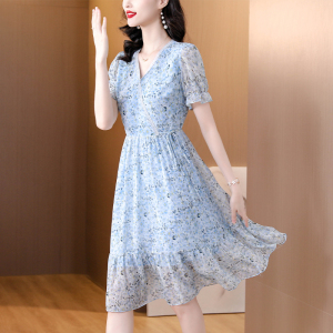 TR35824# 法式优雅v领碎花连衣裙女夏季新款气质收腰雪纺裙子 服装批发女装批发服饰货源