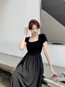 RM13005#大码女装2023夏季新款法式方领拼接气质褶皱长裙短袖连衣裙