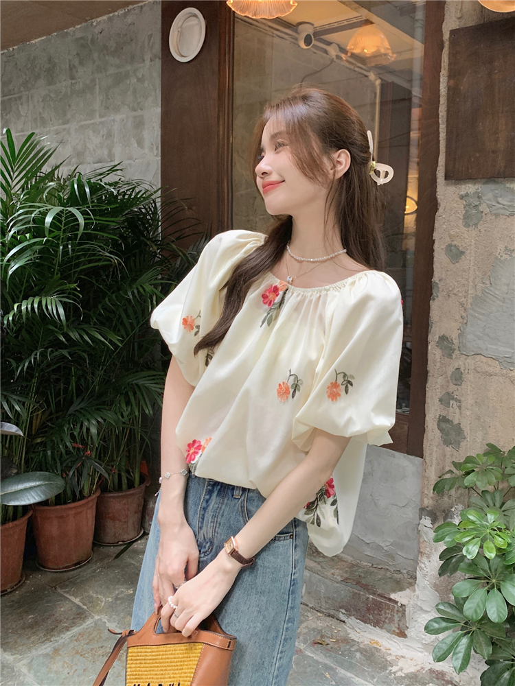 实拍！甜美法式植物花卉刺绣设计感衬衫女圆领泡泡袖宽松上衣