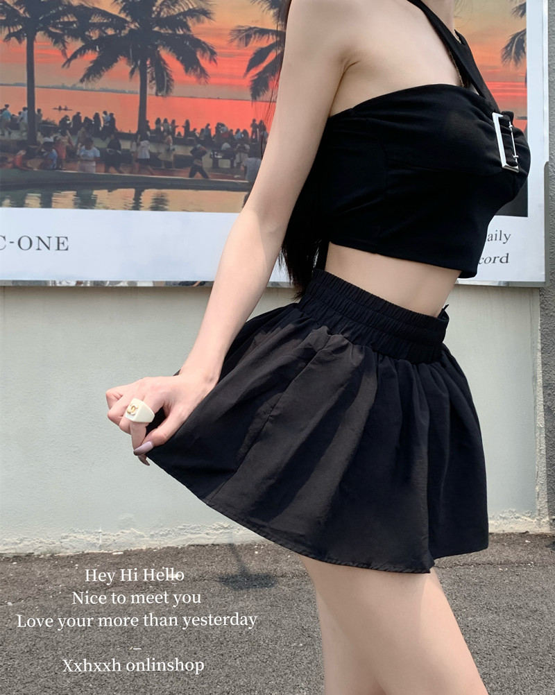 Real shot of folded border, tutu skirt, fake two-piece culottes