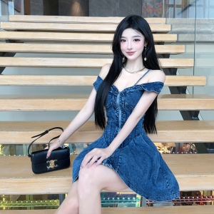 TR38822# 夏季新款辣妹设计感吊带裙牛仔连衣裙纯欲减龄牛仔短裙 服装批发女装批发服饰货源