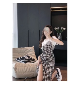 RM14880#圆领短袖连衣裙女春夏季2023新款时尚显瘦气质不规则法式开叉裙子