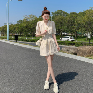 TR32616# 新款夏季韩版短裤套装女时尚显瘦减龄设计感小众洋气两件套 服装批发女装批发服饰货源